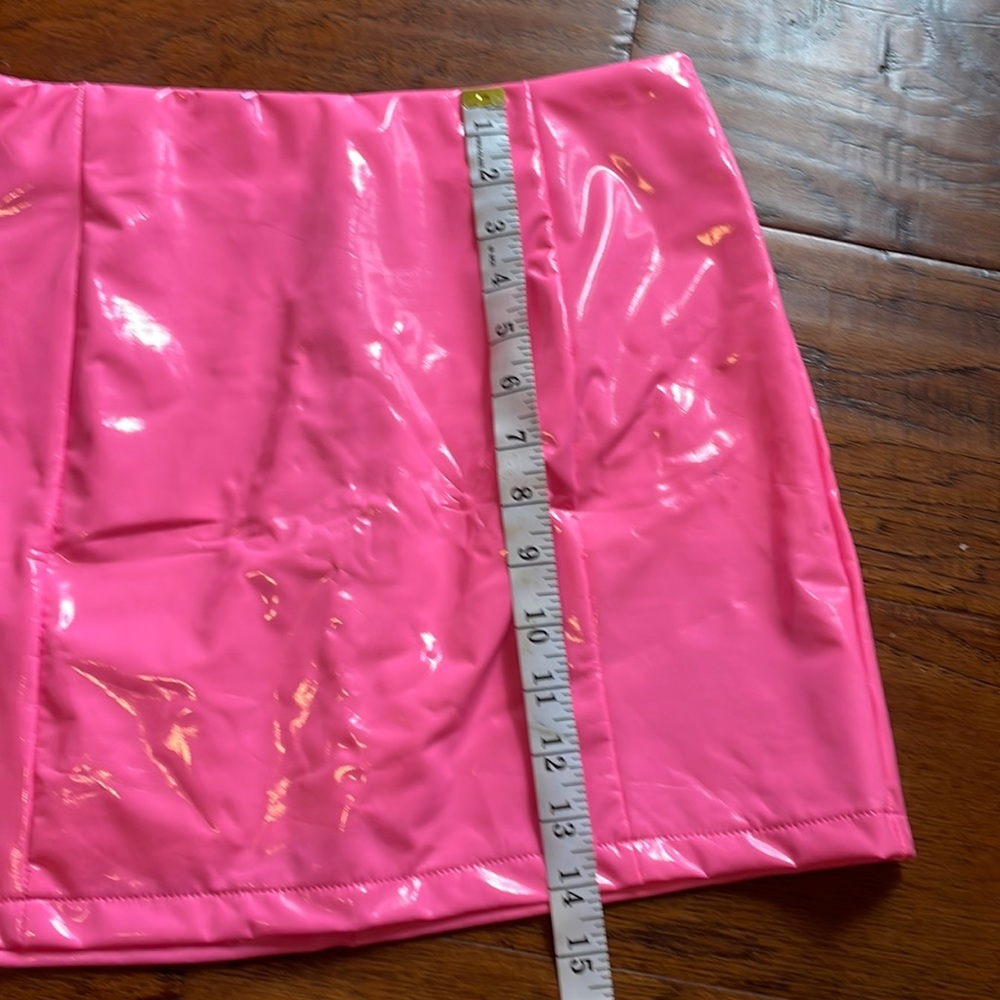 faux latex pink skirt - Picture 4 of 7